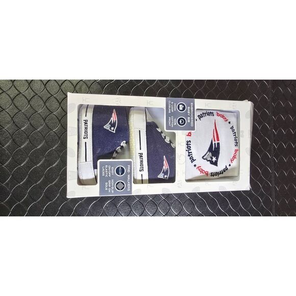 New England Patriots - 2-Piece Baby Gift Set - Picture 3 of 5